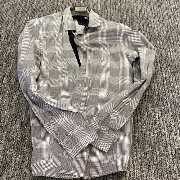 Guess button-up - Picture 1 of 3